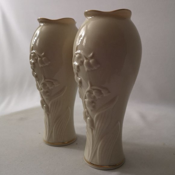 Set of Two Lenox Bud Vases with 3D Bell Flower Pattern, Cream Ceramic with Gold - Picture 2 of 5